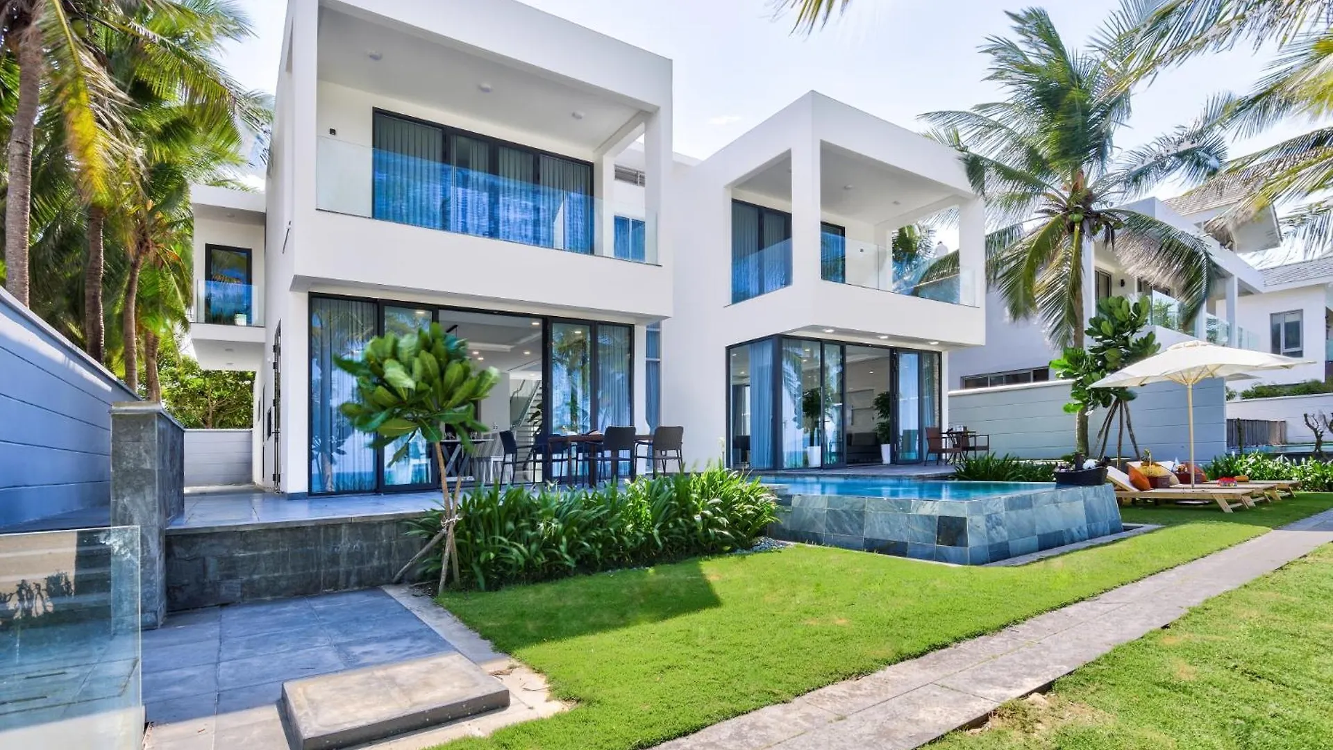 Abogo Resort Villas Ocean Da Nang 0*,