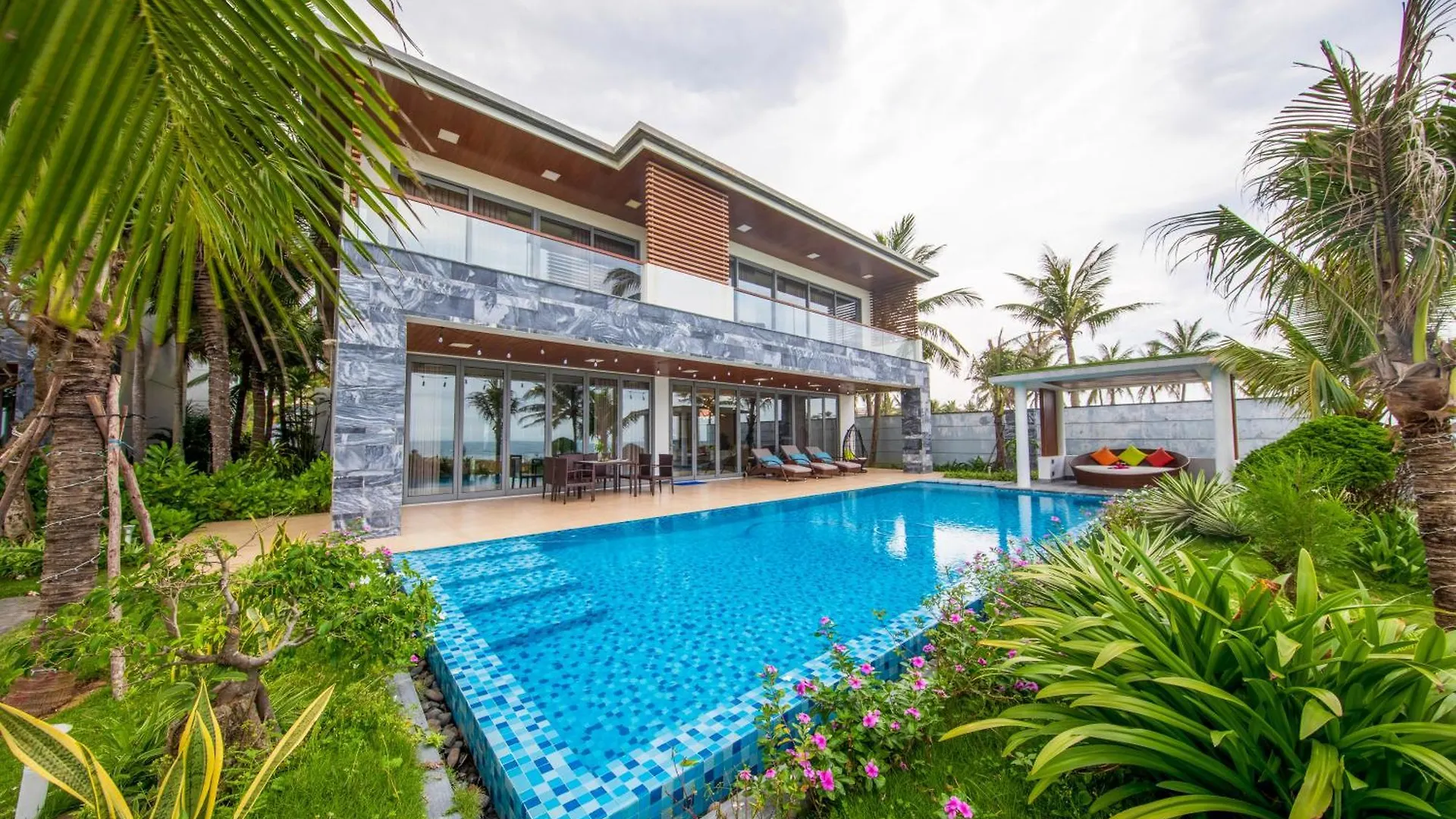 Abogo Resort Villas Ocean Da Nang 0*,  Vietnam